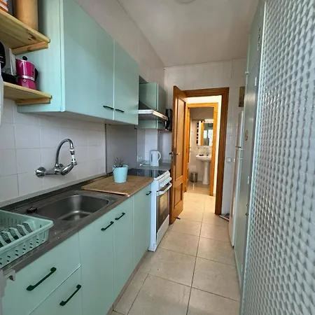 Apartment A 350 M De La Playa Les Molins 2 Y Salon-comedor Con Ac 2 Banos 1 Completo Y 1 De Servicio 2º Piso Sin Ascensor